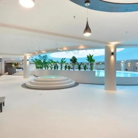 Hanza Tower Bohemia 23 Pool & Jaccussi * Szczecin